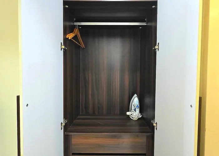 15p Penthouse 3br Persimmon Free Parking Apartment