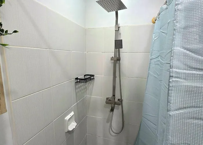 15p Penthouse 3br Persimmon Free Parking Apartment