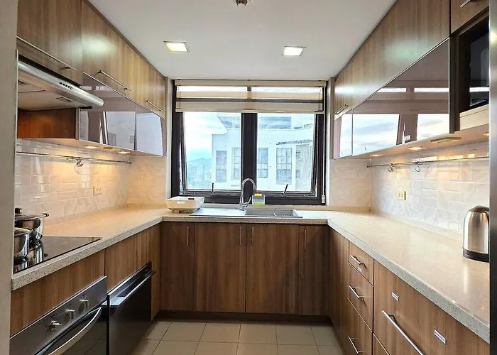 Apartment 15p Penthouse 3br Persimmon Free Parking