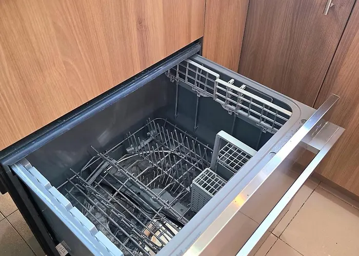 15p Penthouse 3br Persimmon Free Parking Apartment